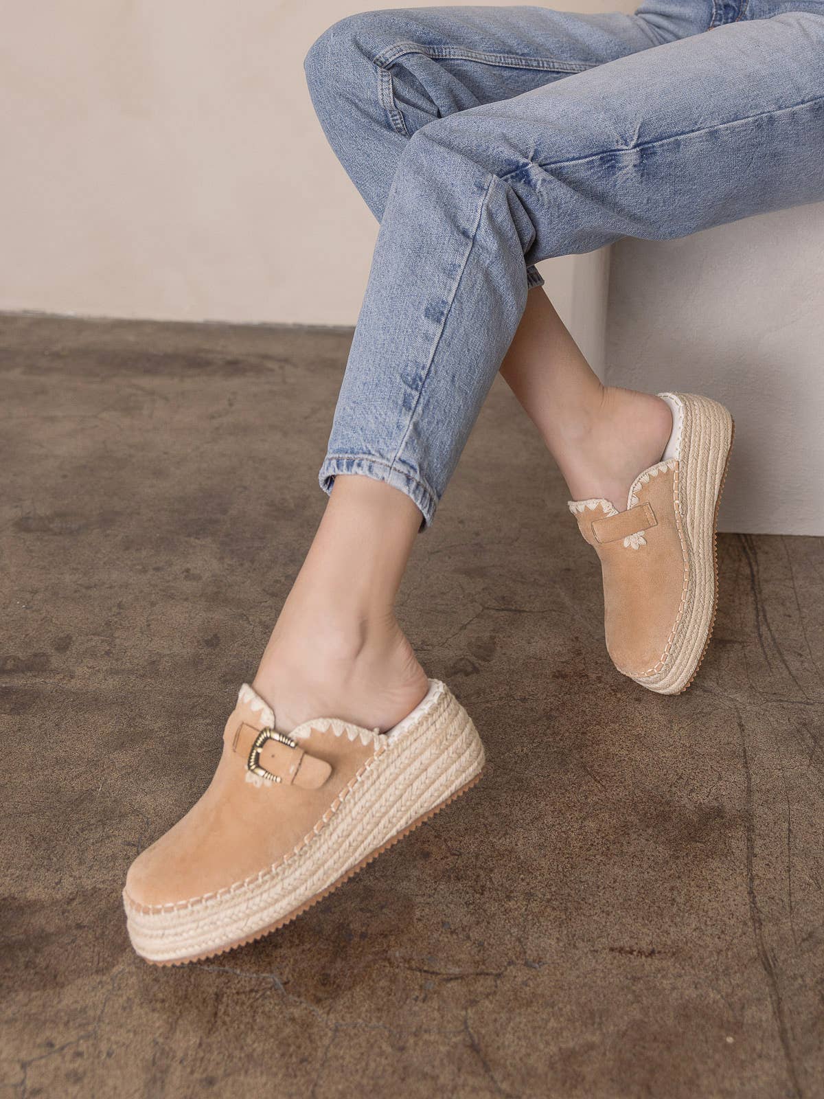 Alpine Outlaw Clogs